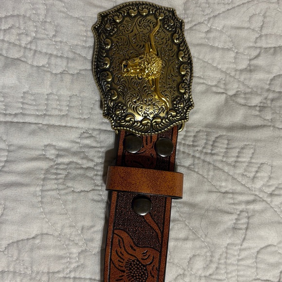 Womens Leather Cowgirl Buckle Belt Size M (36 Inches) New Without Tags - Picture 8 of 10